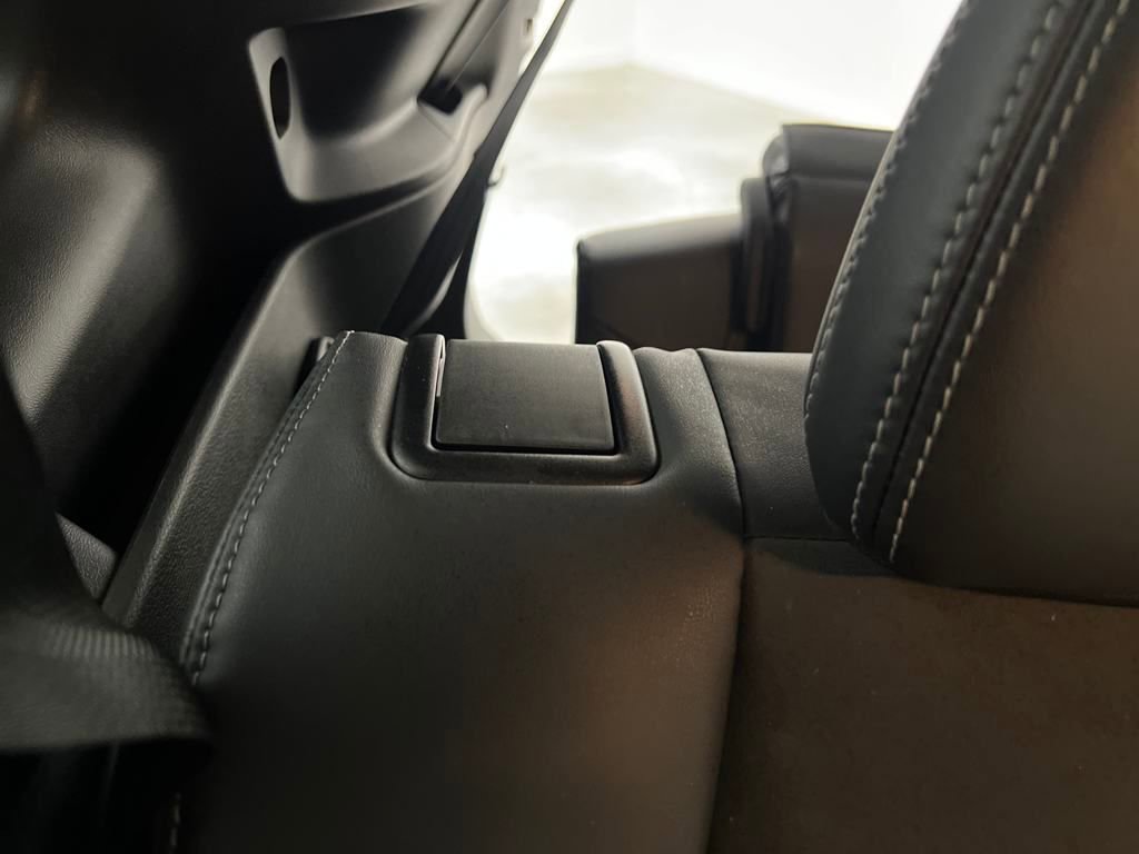 Used 2023 Mitsubishi Outlander SE image 20