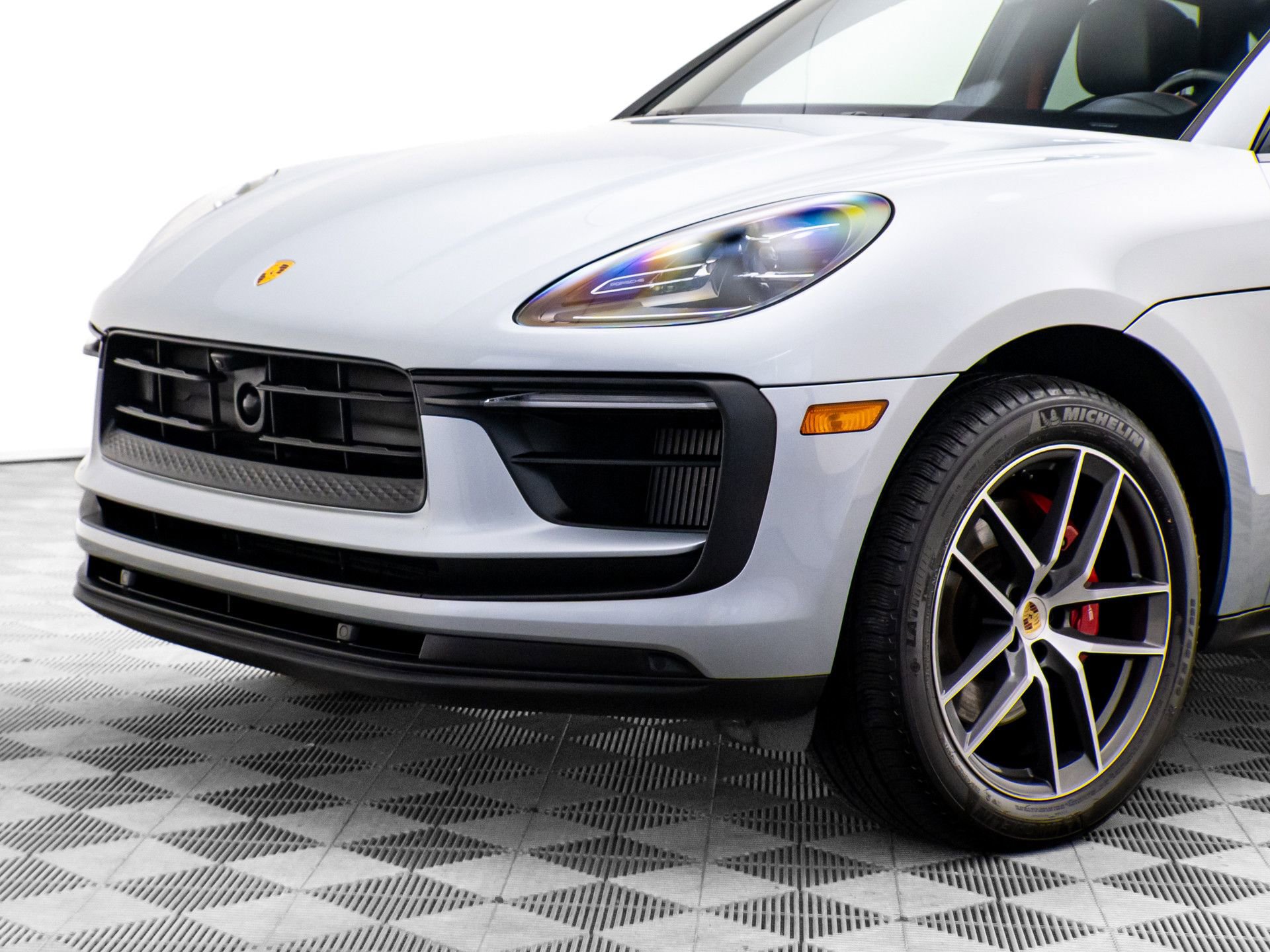 Certified 2023 Porsche Macan S image 37