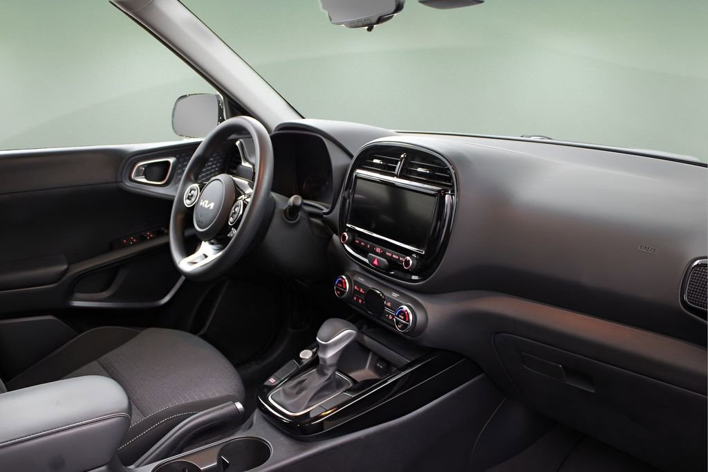 Used 2022 Kia Soul S FWD image 19