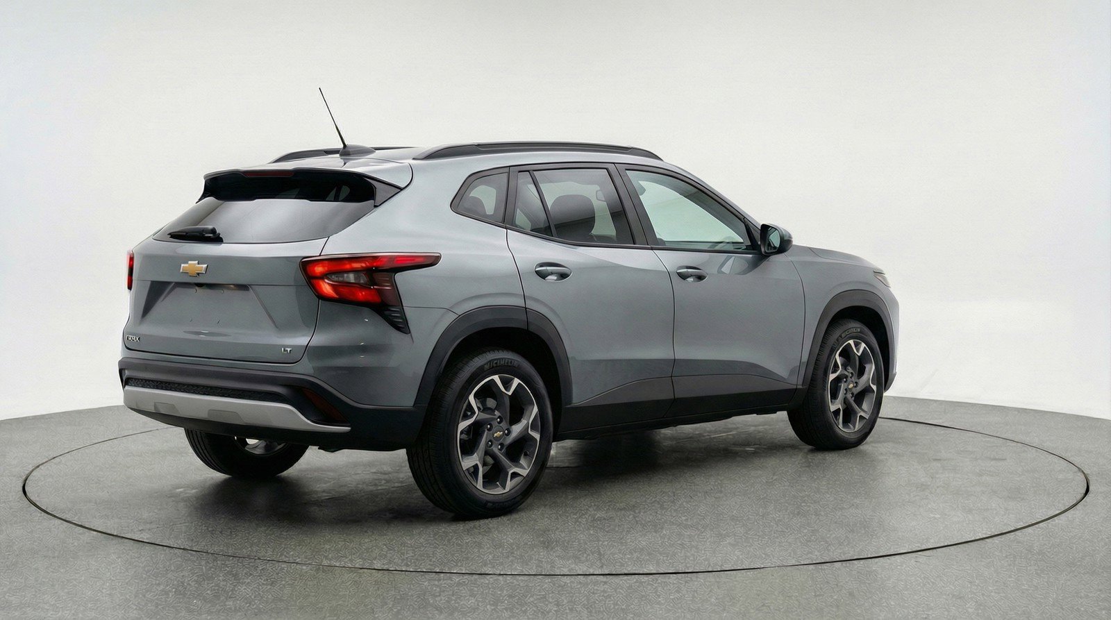 Used 2025 Chevrolet Trax LT image 9