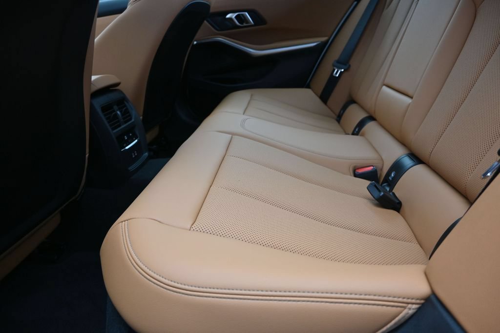 Certified 2026 BMW 330i Sedan RWD image 16