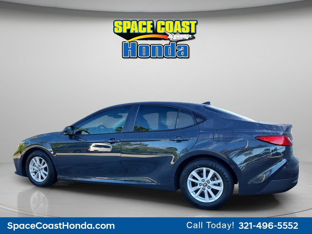 Used 2025 Toyota Camry LE FWD image 11