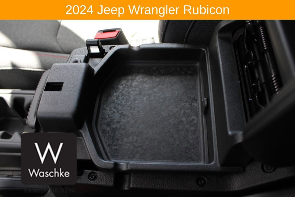 Used 2024 Jeep Wrangler Unlimited Rubicon w/ Convenience Group AWD/4WD image 34