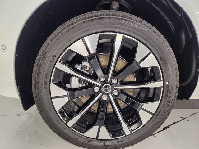 New 2026 Volvo XC60 B5 Plus w/ Protection Package Premier AWD/4WD image 8