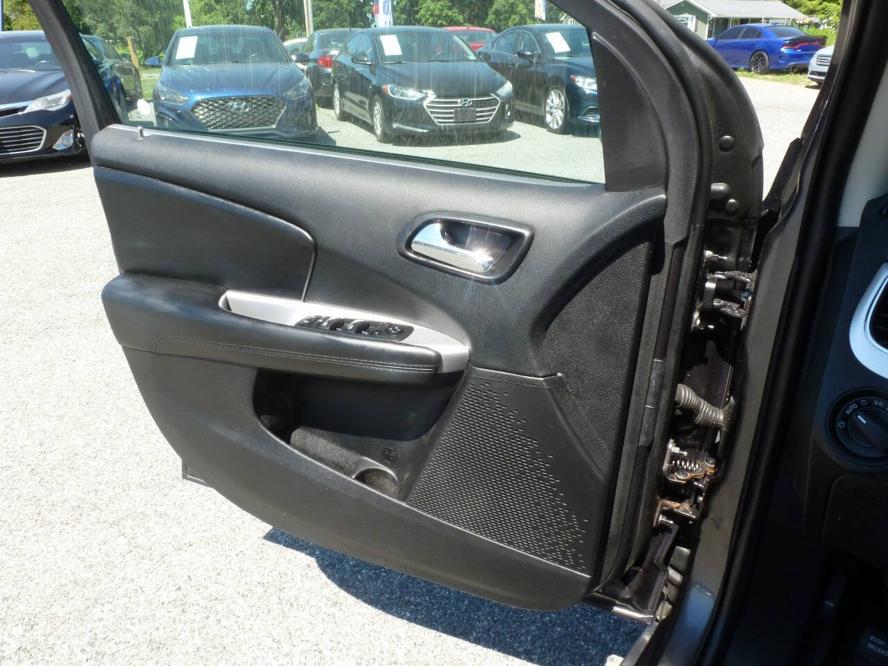 Used 2018 Dodge Journey SE w/ Connectivity Group FWD image 16