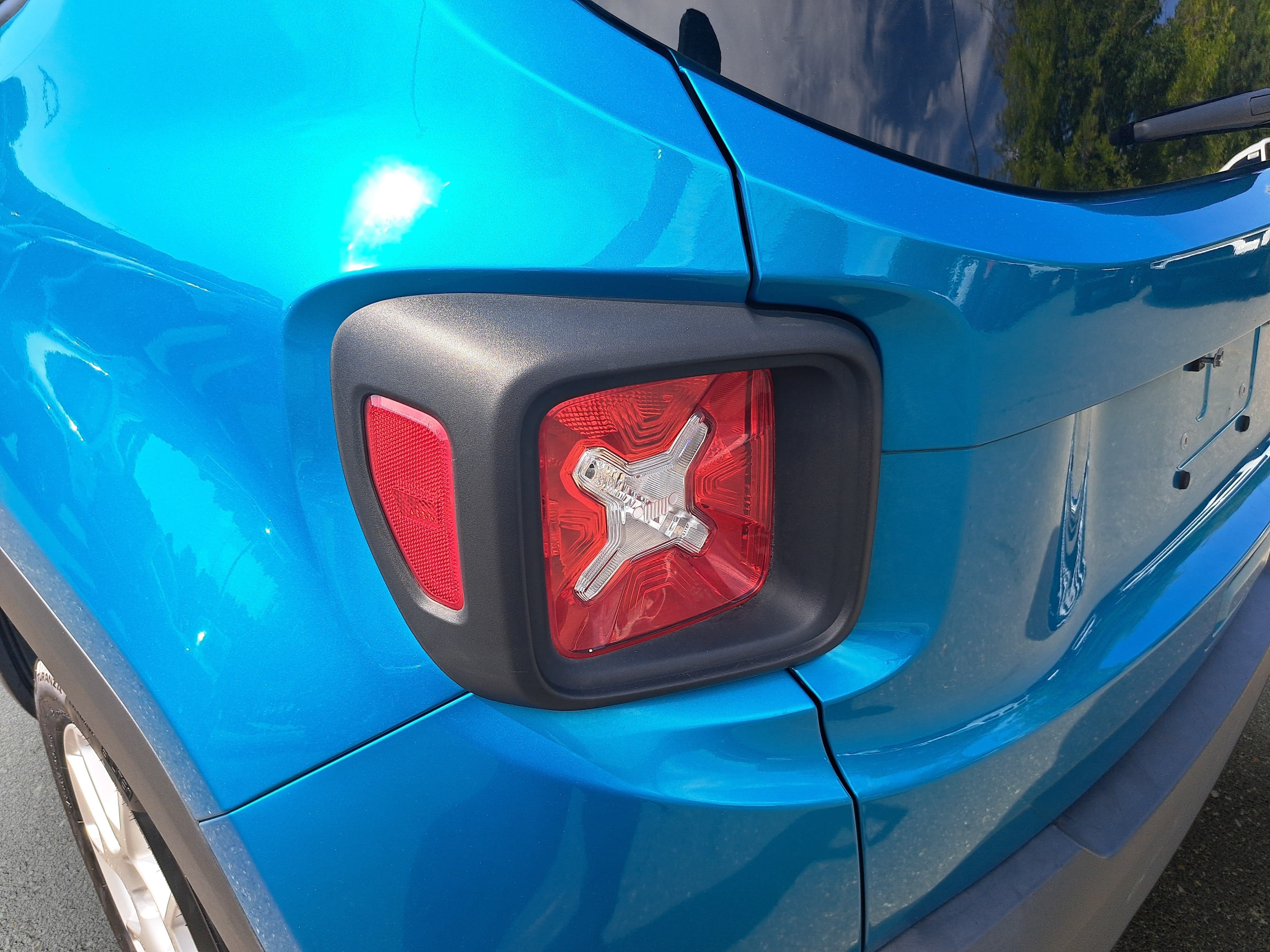 Used 2020 Jeep Renegade Latitude FWD image 31