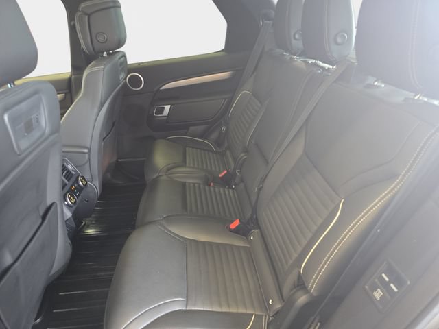 Used 2024 Land Rover Discovery Dynamic SE AWD/4WD image 18