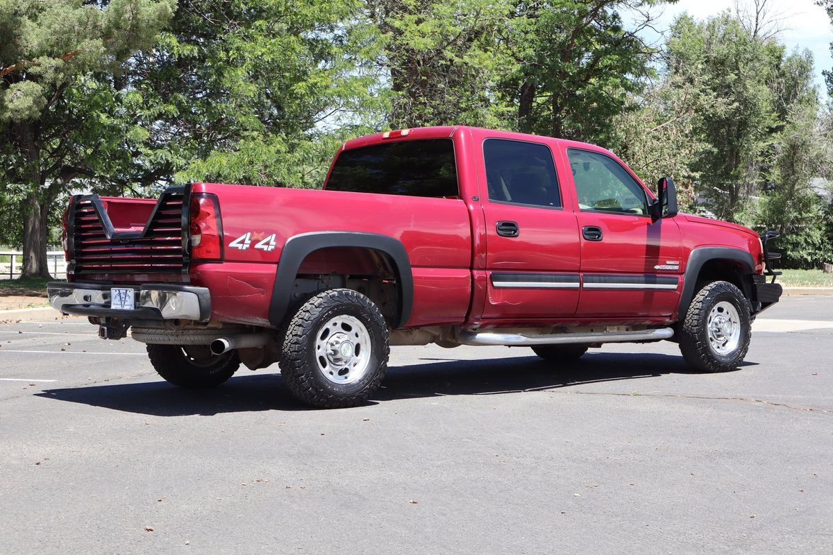 Used 2006 Chevrolet Silverado 2500 LT w/ Onstar Plus Package AWD/4WD image 5