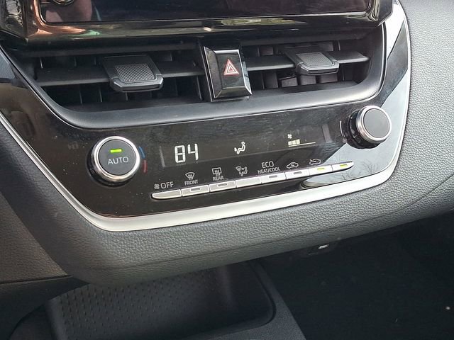 Used 2025 Toyota Corolla LE FWD image 18