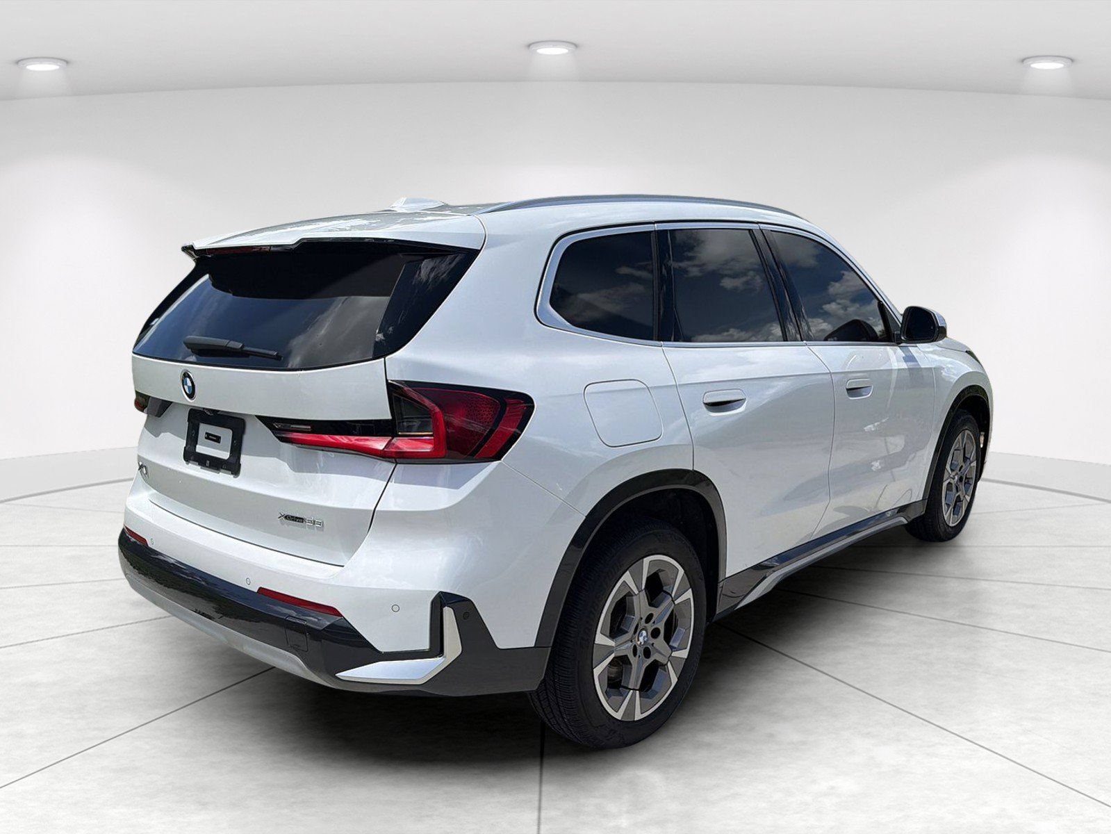 Certified 2024 BMW X1 xDrive28i AWD/4WD image 4