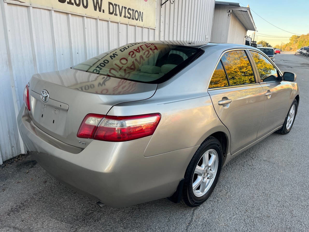 Used 2007 Toyota Camry LE FWD image 7