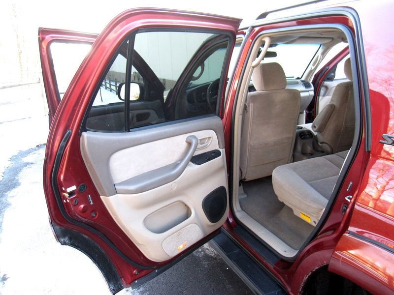 Used 2006 Toyota Sequoia SR5 RWD image 30