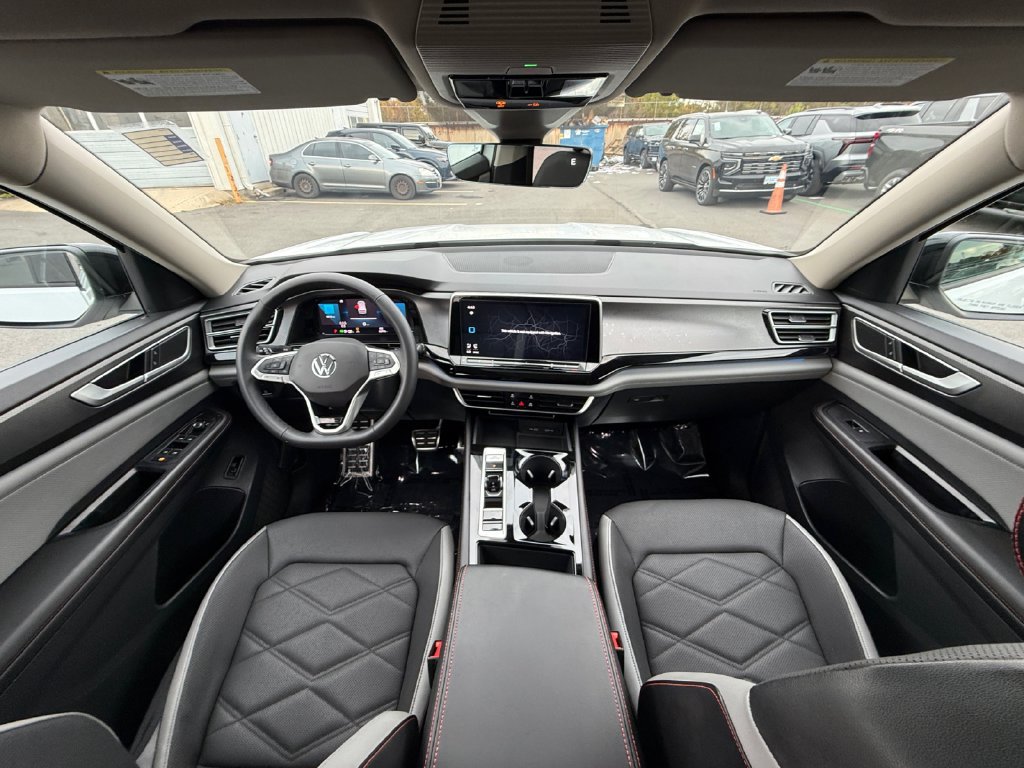 Used 2024 Volkswagen Atlas Peak Edition SE AWD/4WD image 22