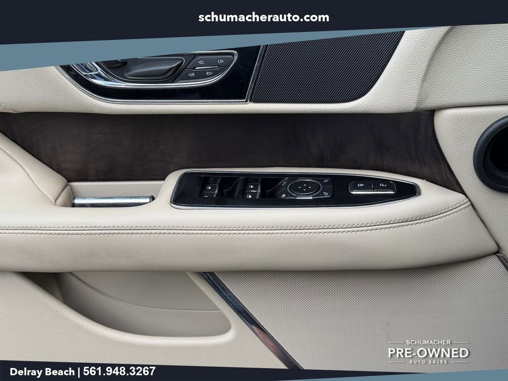 Used 2020 Lincoln Navigator Reserve w/ Cargo Convenience Package RWD image 24