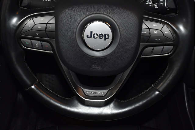 Used 2020 Jeep Cherokee Trailhawk w/ Cold Weather Group AWD/4WD image 23