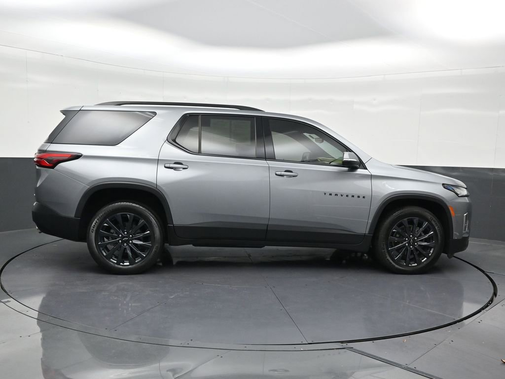 Used 2023 Chevrolet Traverse RS image 9