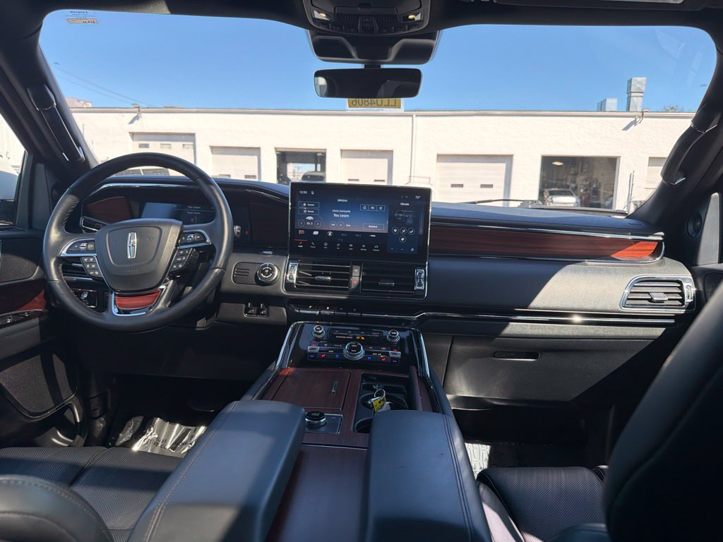 Certified 2023 Lincoln Navigator Reserve AWD/4WD image 20