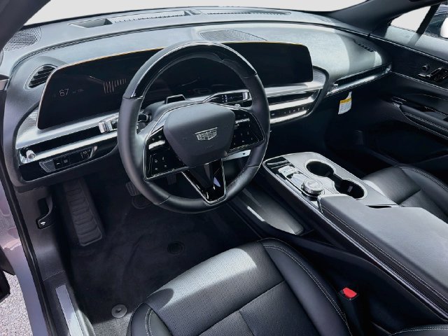 Used 2026 Cadillac Lyriq Luxury AWD/4WD image 25
