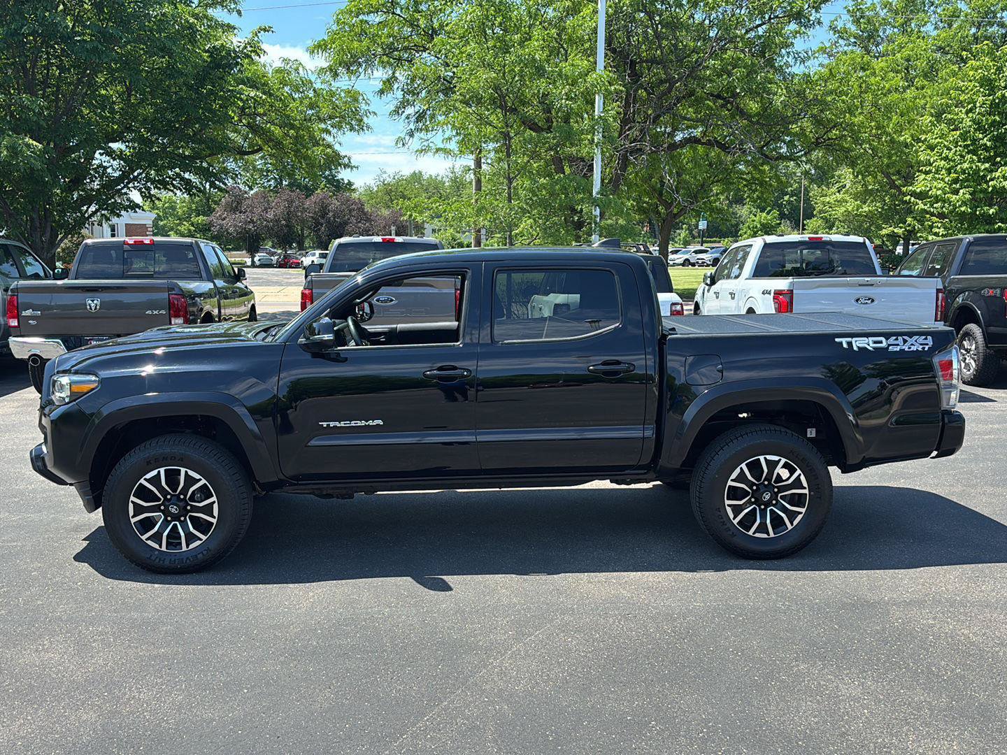 Used 2023 Toyota Tacoma TRD Sport AWD/4WD image 17