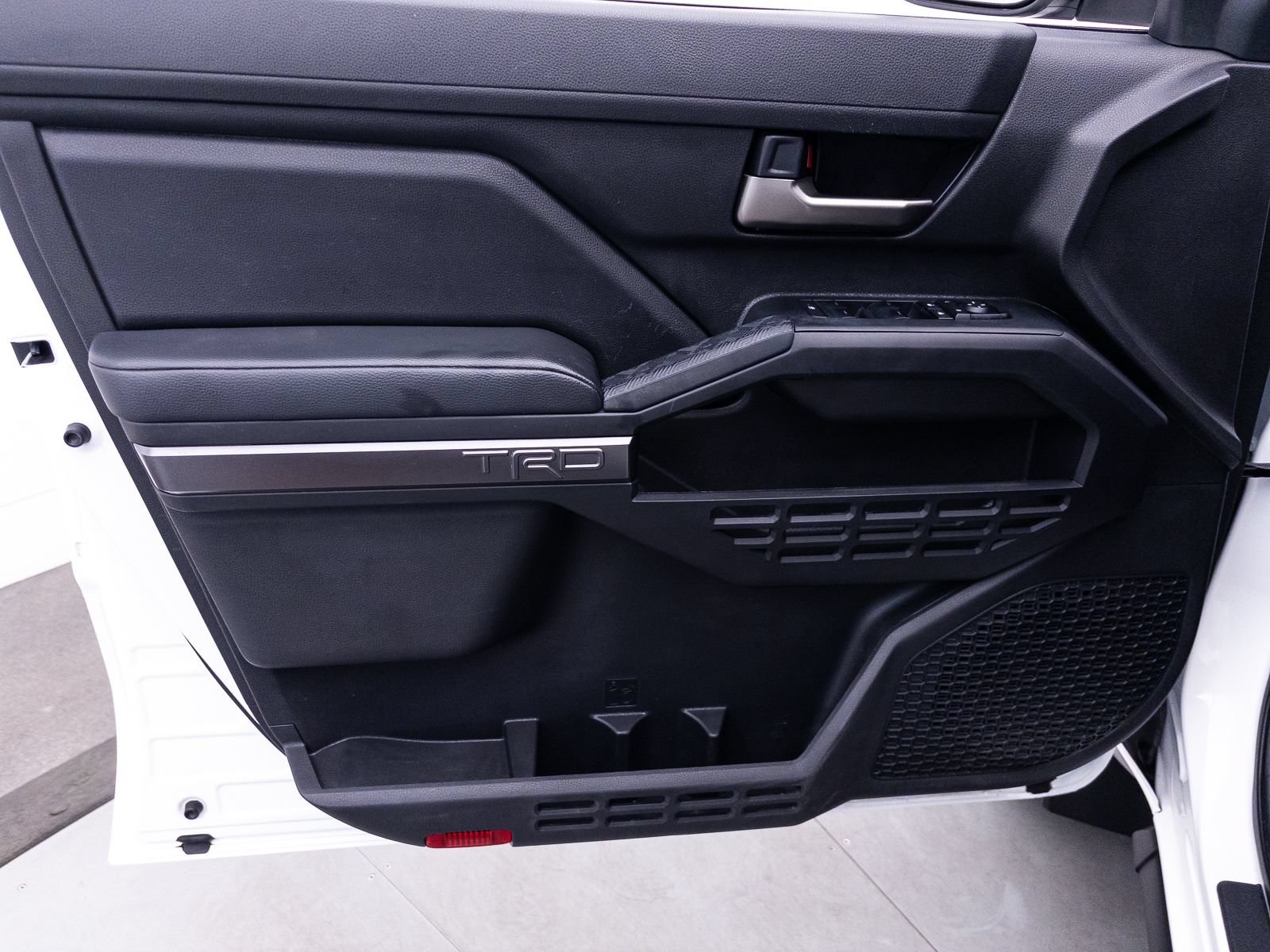 Used 2024 Toyota Tacoma TRD Sport AWD/4WD image 18