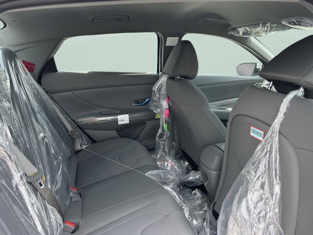 New 2026 Hyundai Elantra SE FWD image 19