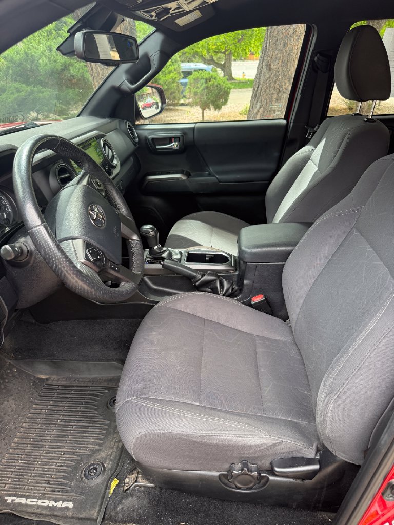 Used 2018 Toyota Tacoma TRD Off-Road w/ Technology Package AWD/4WD image 20