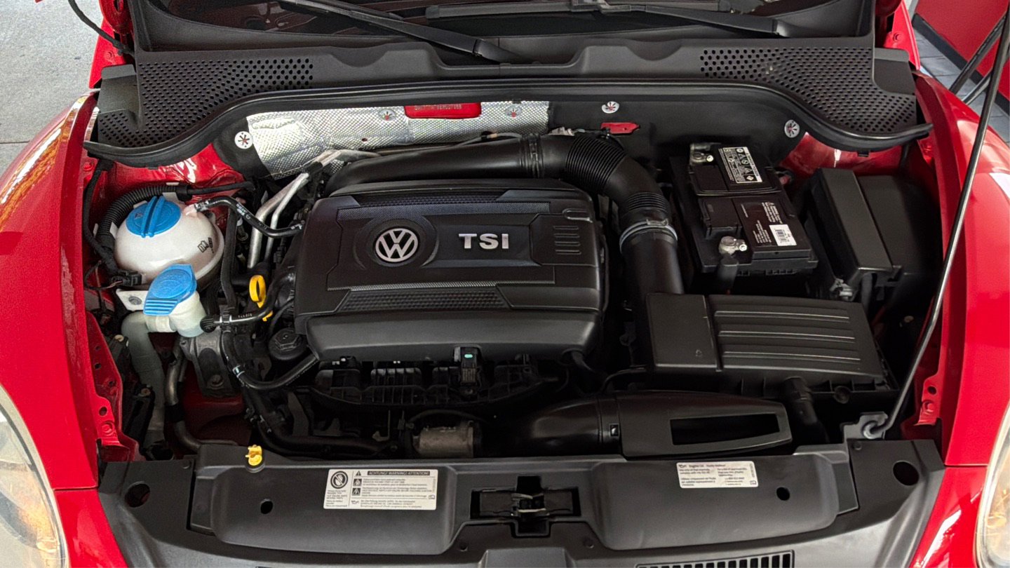 Used 2014 Volkswagen Beetle R-Line FWD image 9