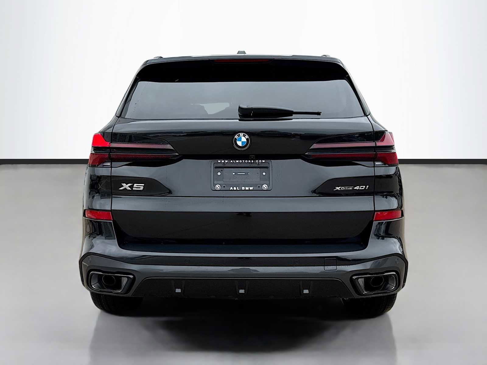 New 2026 BMW X5 xDrive40i w/ M Sport Package AWD/4WD image 4