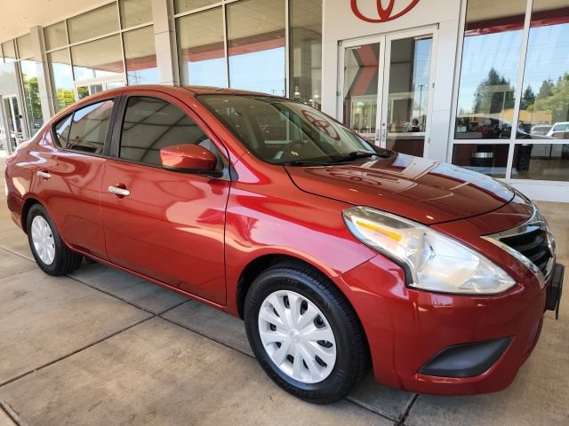 Used 2018 Nissan Versa SV FWD image 4