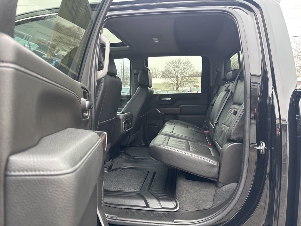 Used 2023 GMC Sierra 3500 Denali w/ Denali Black Diamond Edition AWD/4WD image 15