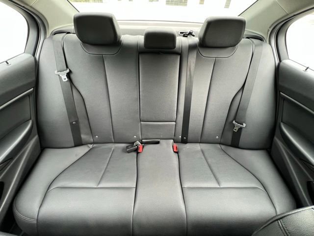 Used 2016 BMW 320i Sedan RWD image 25
