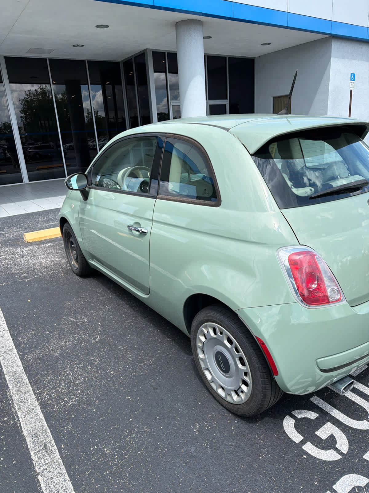 Used 2015 FIAT 500 Pop FWD image 3