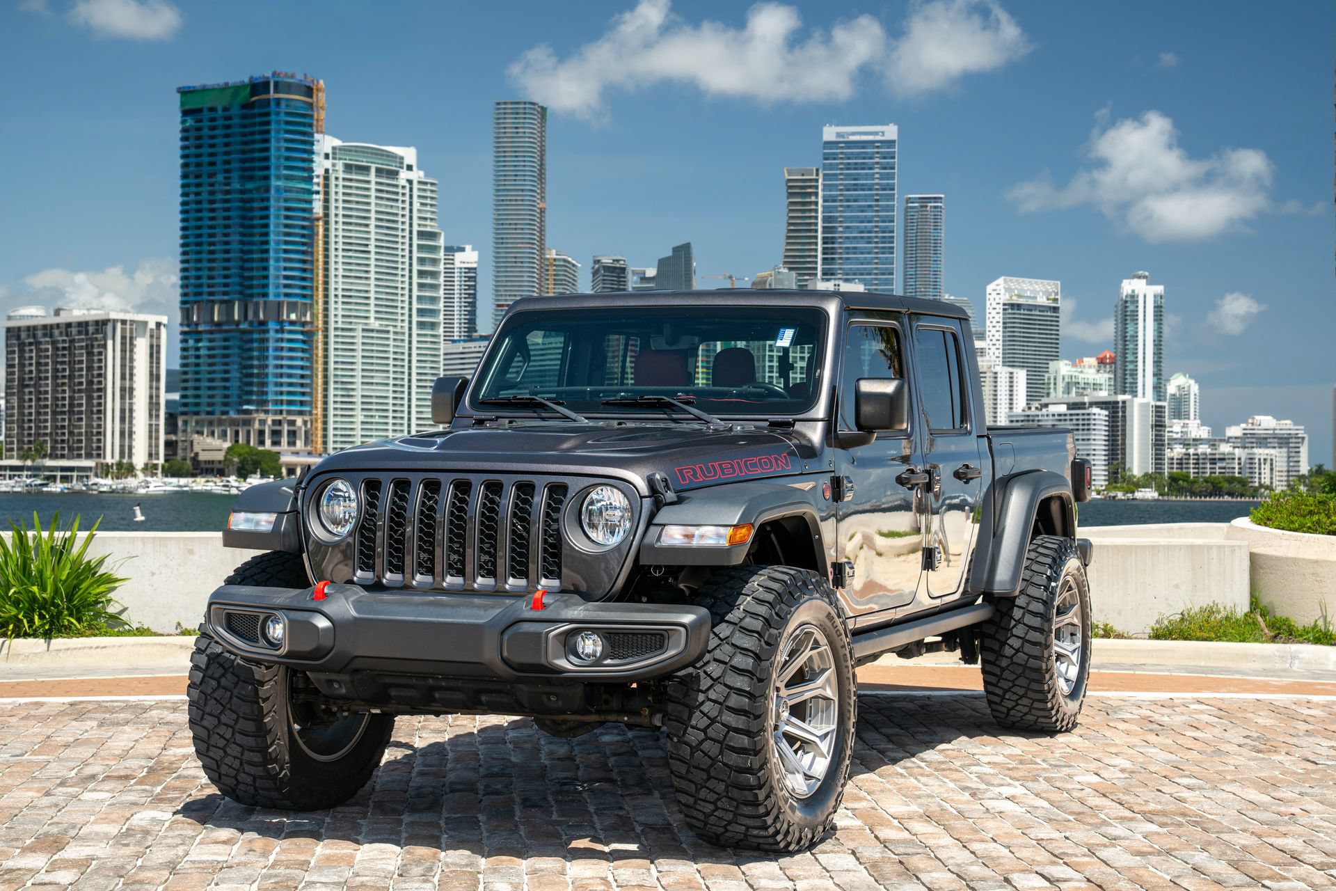 Used 2022 Jeep Gladiator Rubicon AWD/4WD image 2