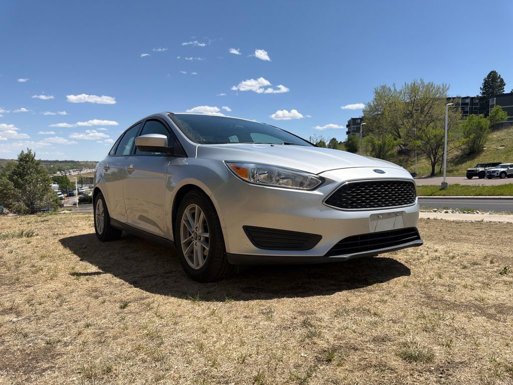 Used 2018 Ford Focus SE FWD image 1