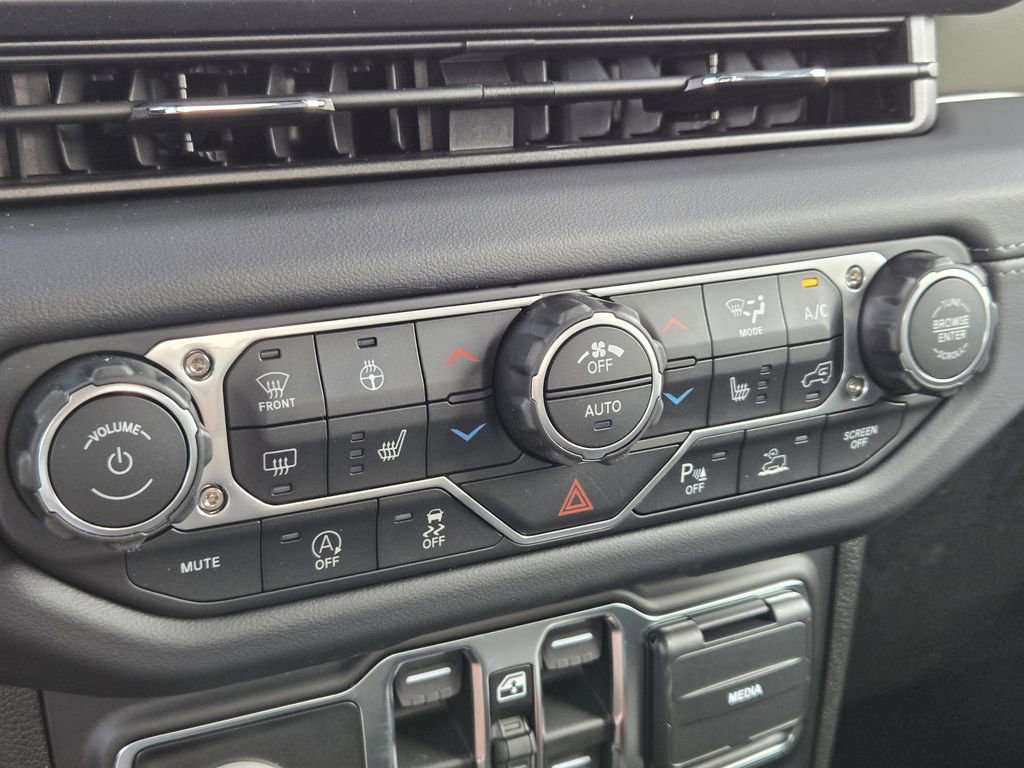 New 2026 Jeep Gladiator Mojave AWD/4WD image 12