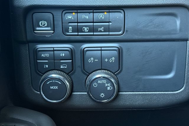 Used 2025 Chevrolet Tahoe LT AWD/4WD image 41