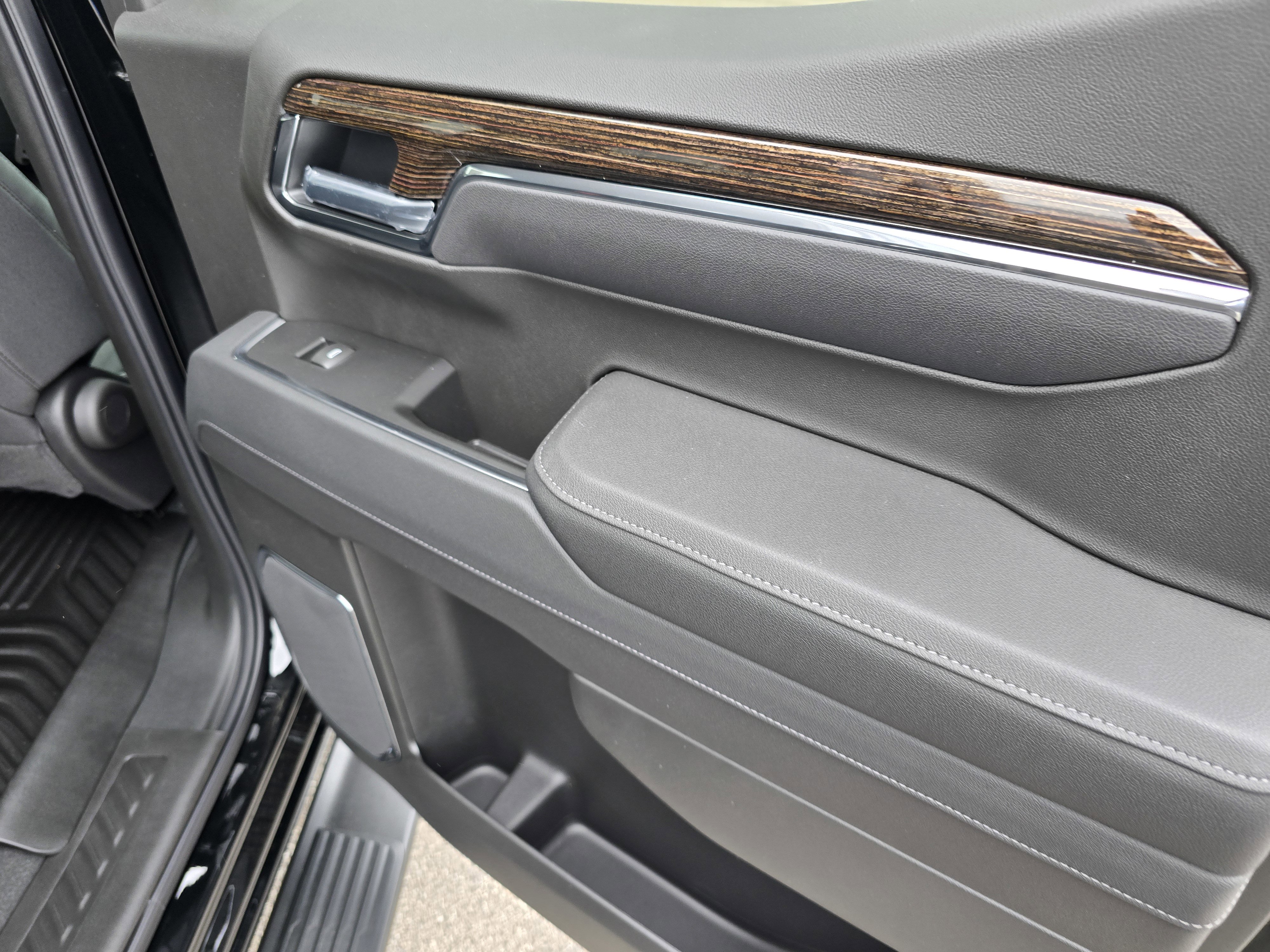 New 2025 GMC Sierra 1500 Elevation image 22