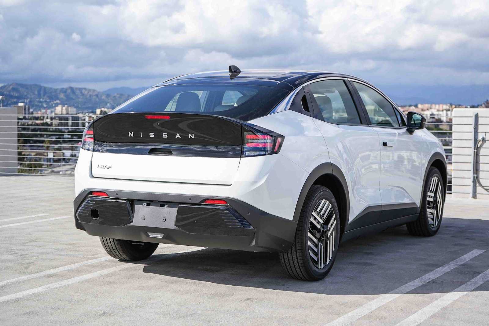 New 2026 Nissan Leaf SV+ w/ Floor Mat Package (SV+) FWD image 6