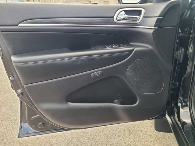 Used 2019 Jeep Grand Cherokee Limited AWD/4WD image 16