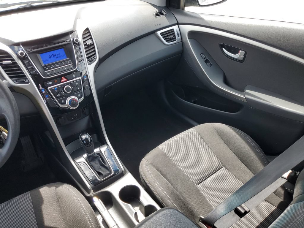 Used 2017 Hyundai Elantra GT FWD image 13