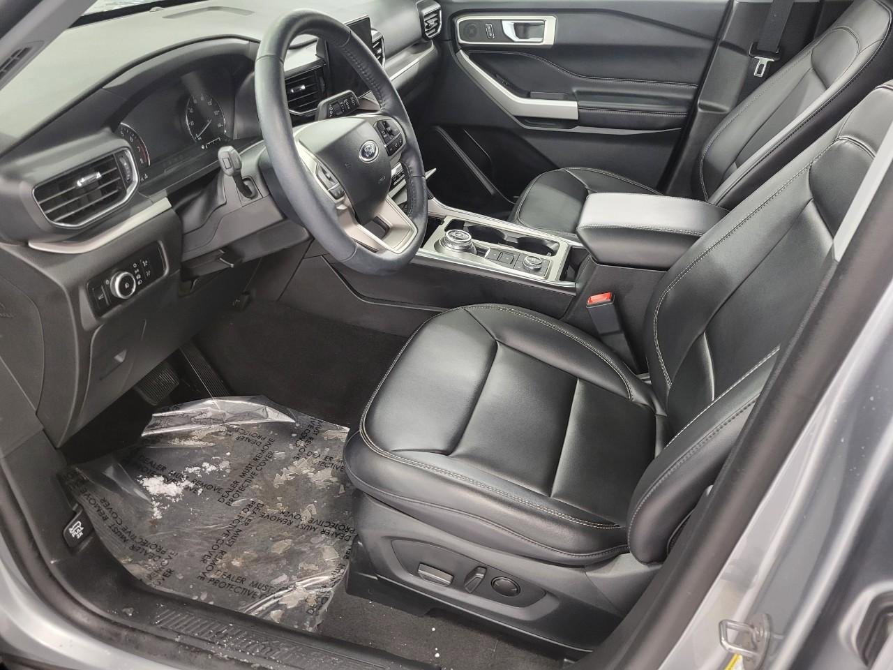 Used 2023 Ford Explorer XLT w/ Equipment Group 202A image 10