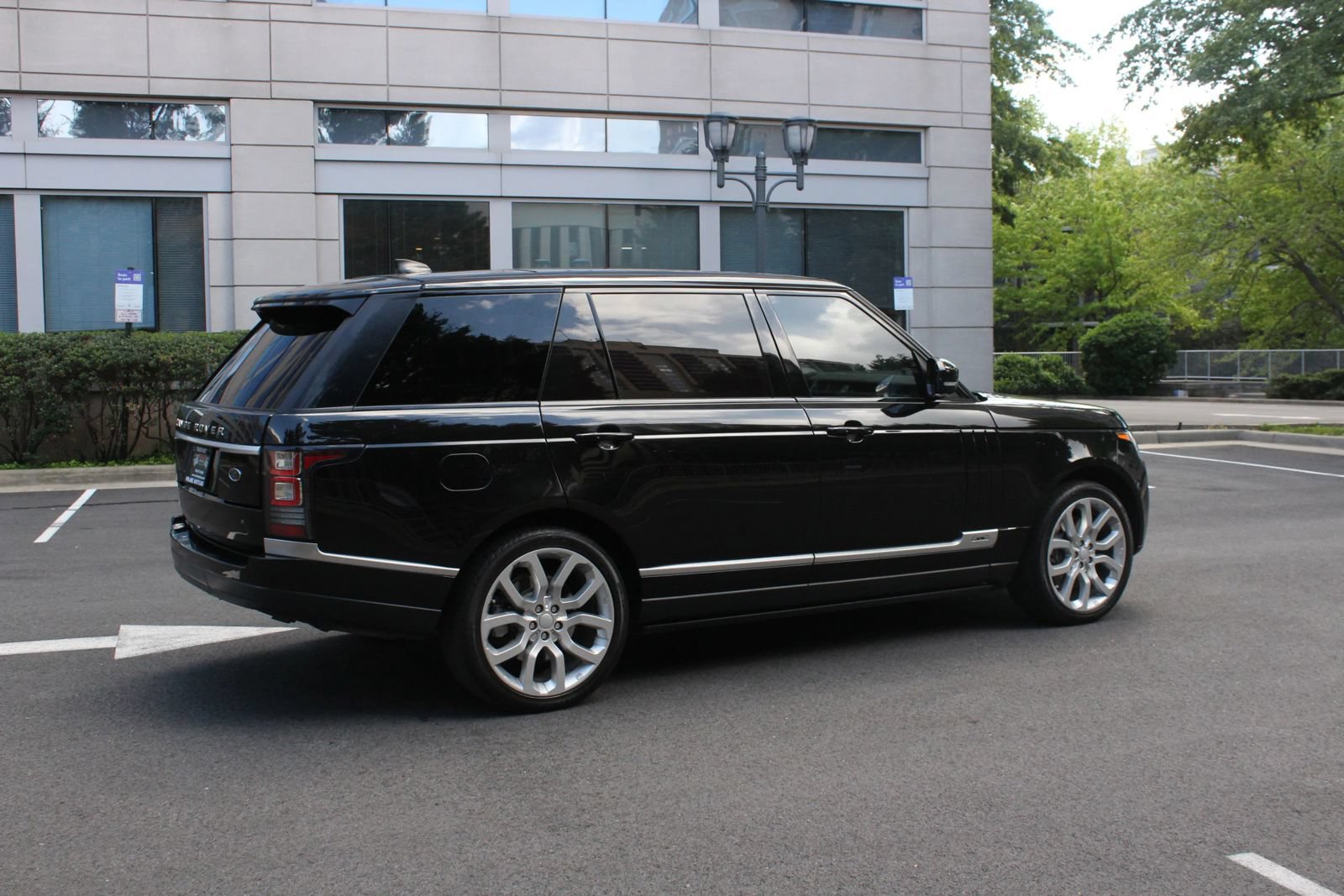 Used 2017 Land Rover Range Rover Long Wheelbase Supercharged AWD/4WD image 7