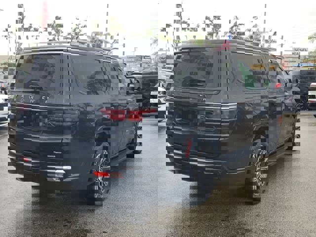 Used 2024 Jeep Wagoneer L Series II w/ Flexible Seating Group image 7