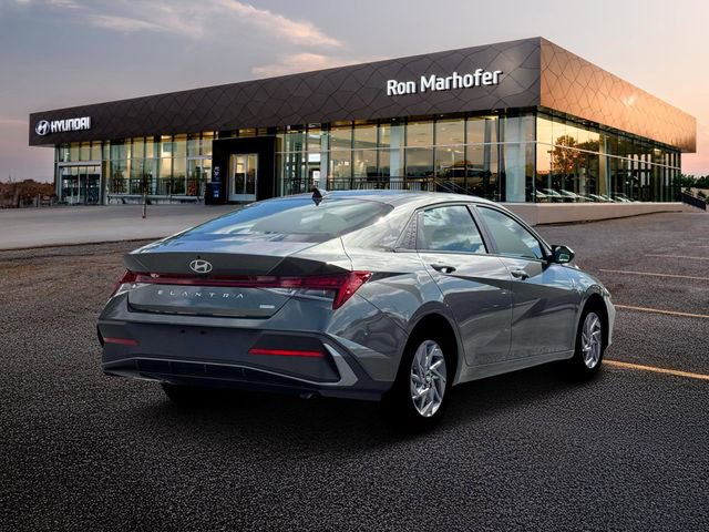 New 2026 Hyundai Elantra Hybrid FWD image 7
