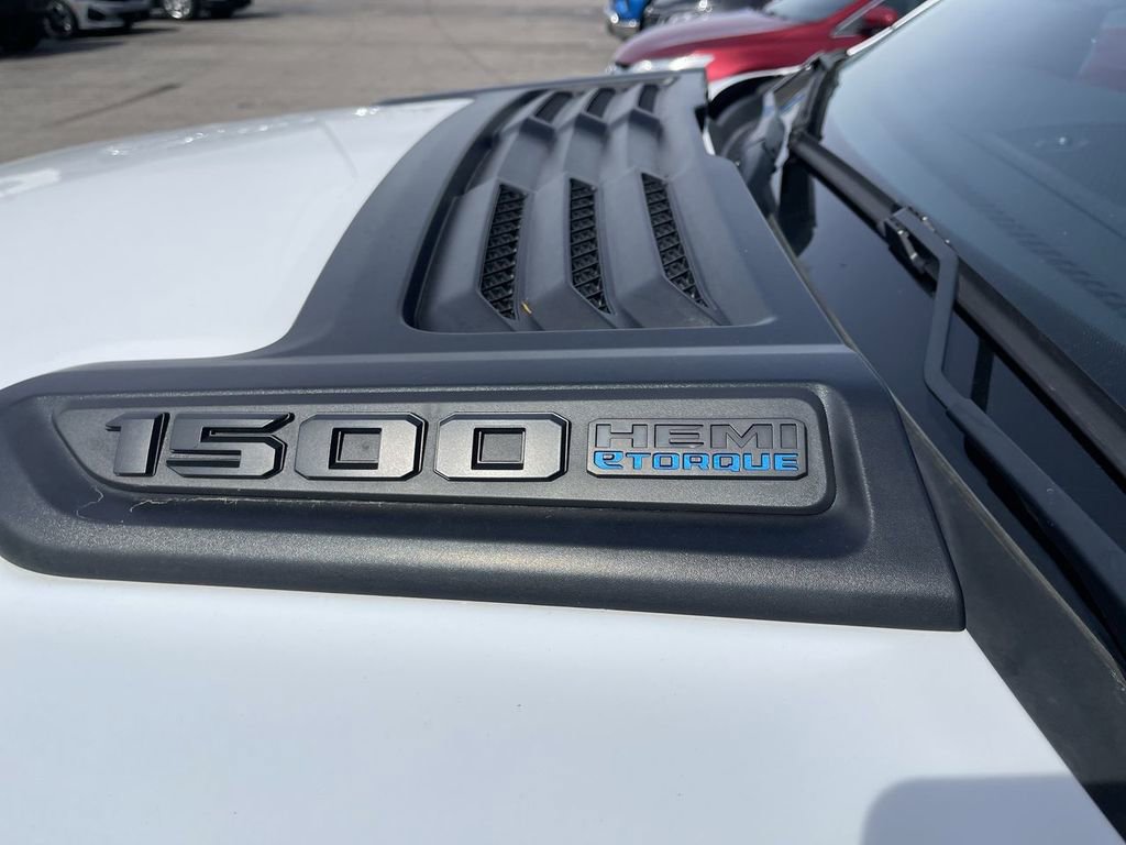 Used 2023 RAM 1500 Laramie AWD/4WD image 3