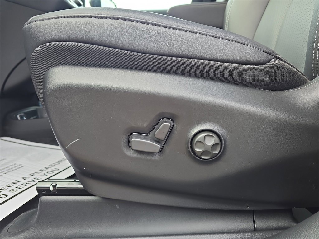 New 2026 Chrysler Pacifica Select w/ S Appearance Package image 13