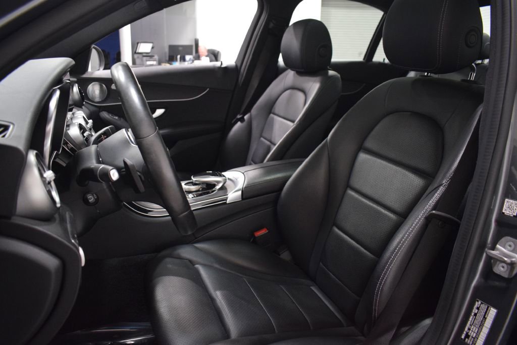 Used 2021 Mercedes-Benz C 300 4MATIC Sedan w/ Driver Assistance Package image 11