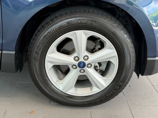 Used 2017 Ford Edge SE FWD image 17