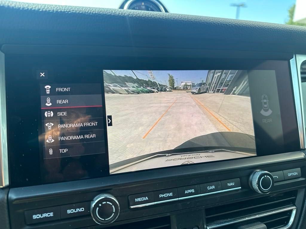 Used 2020 Porsche Macan image 20