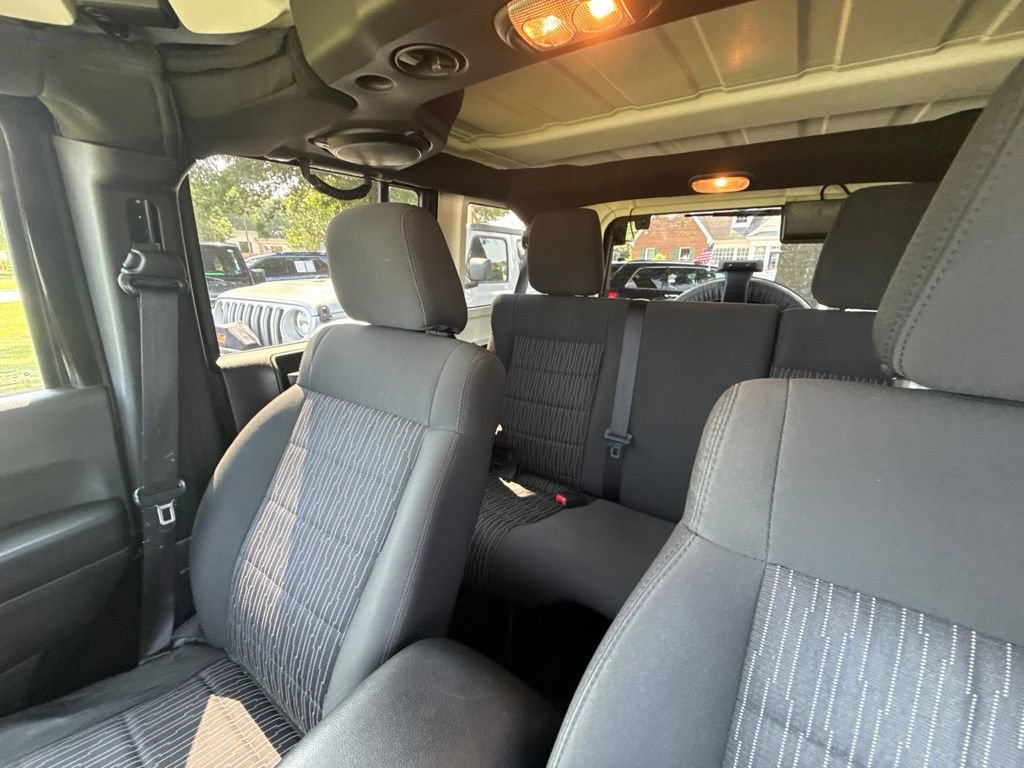 Used 2012 Jeep Wrangler Unlimited Sport AWD/4WD image 15